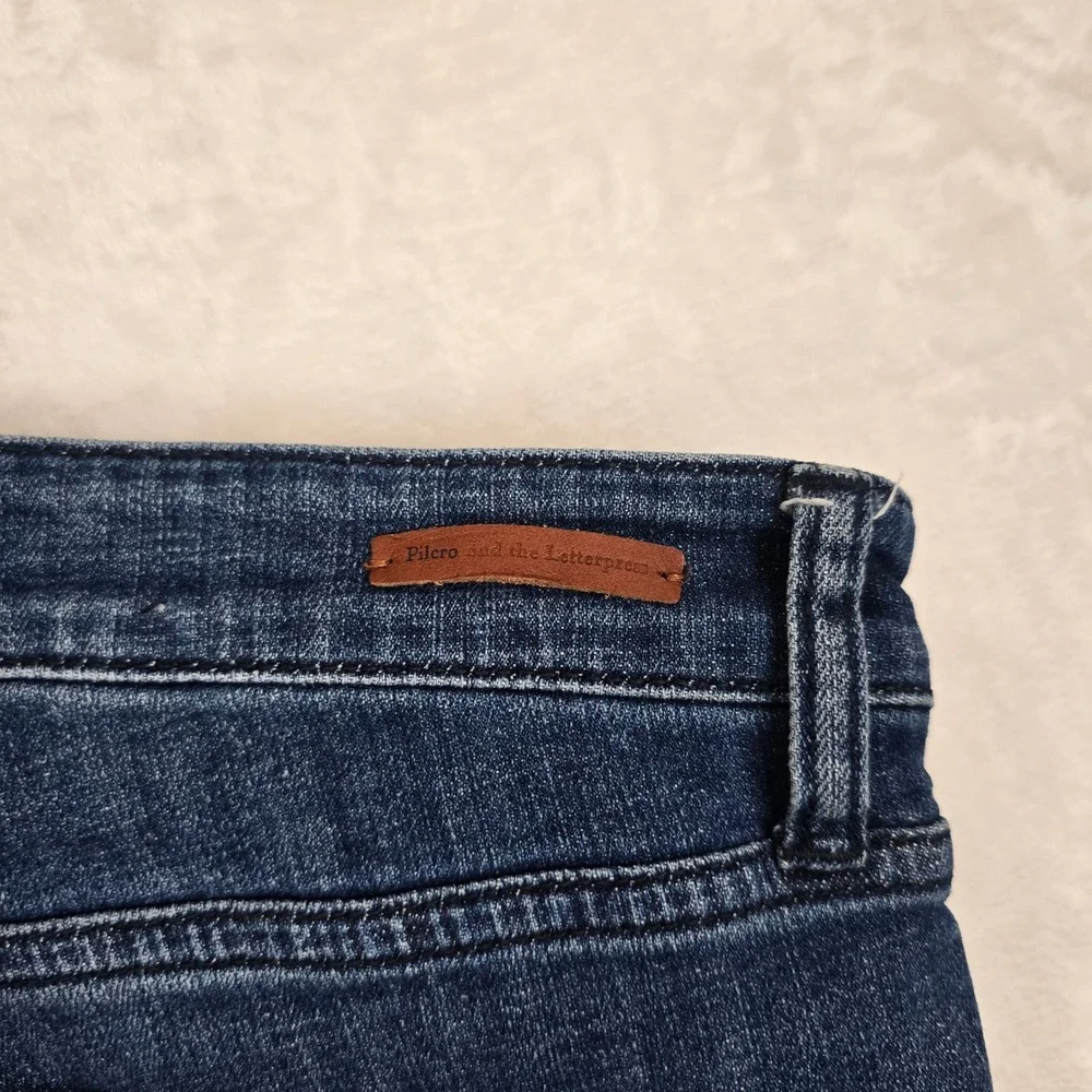 Anthropologie Pilcro Slim Boyfriend Jeans Floral Embroidered Dark Wash 29